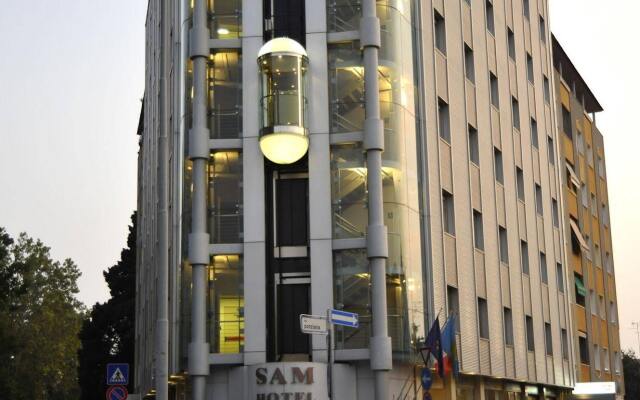 Sam Hotel