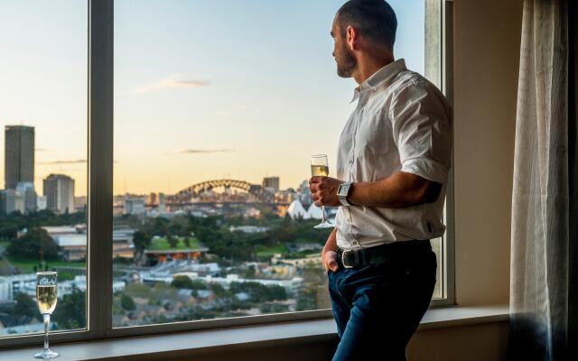 Holiday Inn Sydney Potts Point by IHG