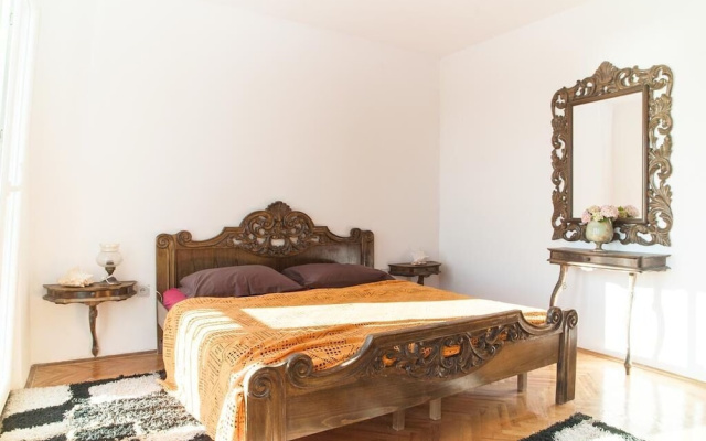House Villa Oaza