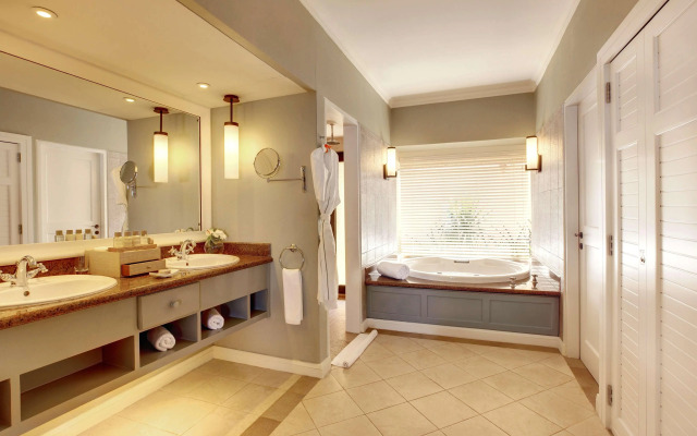 OUTRIGGER Mauritius Beach Resort