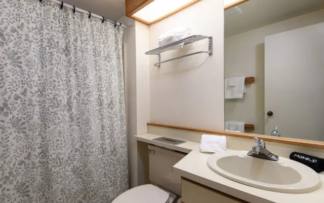 Glades 13 2 Bedroom Condo