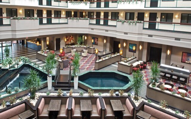 Embassy Suites by Hilton Dulles Airport