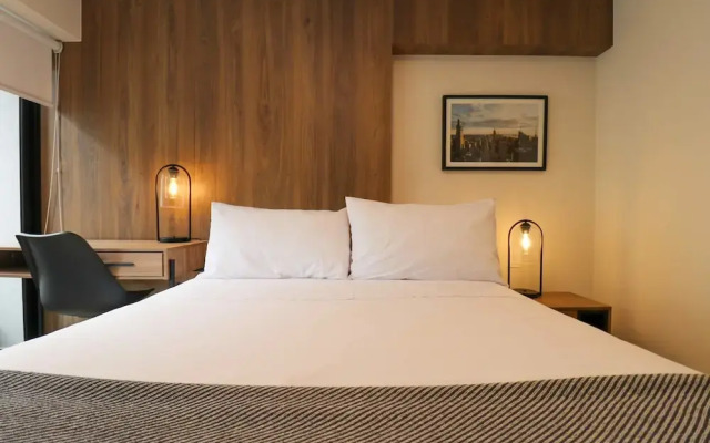 w Dazzling 1BR w Fantastic View in Miraflores