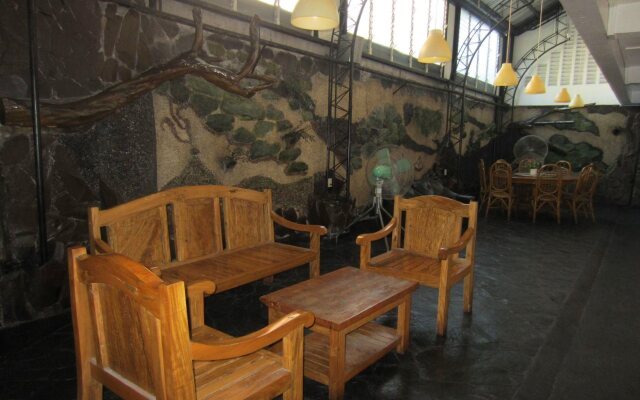 Pleasant Travelers Pension House