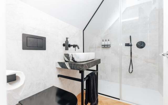 Wisteria House - Sleeps 11