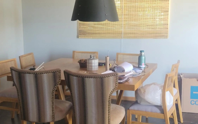 al pie de las sierras en villa del lago