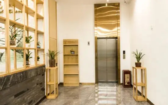 Lucky Orchid Hotel