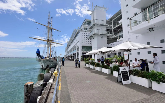 Pelicanstay at Auckland Viaduct Harbour
