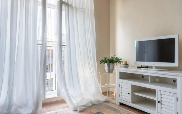 Teplo Apartments (Тепло Апартментс) на Полтавском проезде