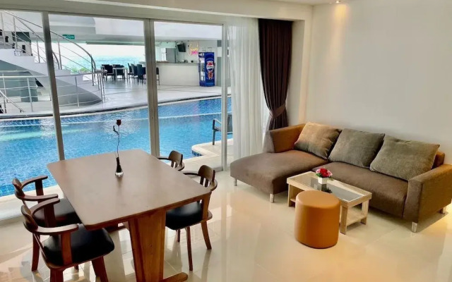 B12a Pool Access Partial Seaview 2brs 1bath Karon