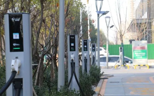 Handan Cloud Hotel (East High-speed Railway Station Vientiane Hui)