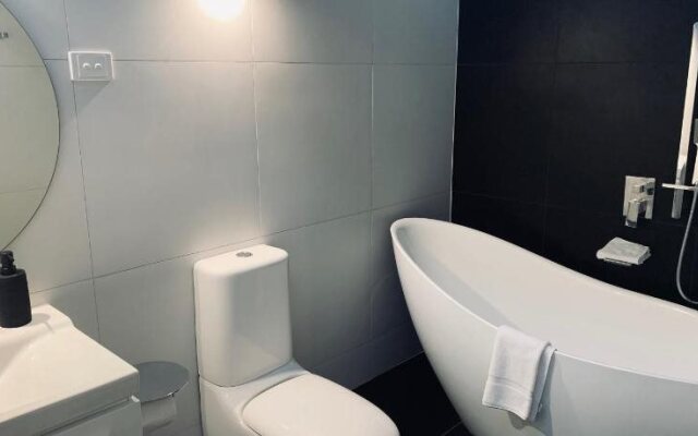 Noosa Parade Holiday Inn