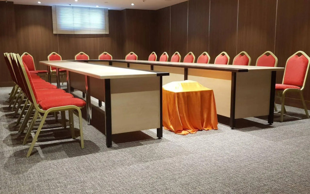 Grand Isias Hotel