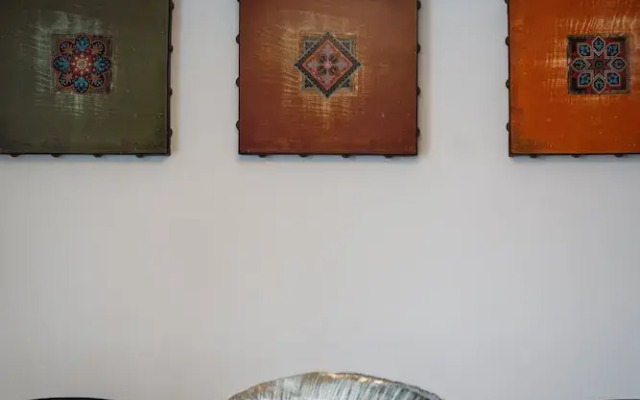 Bright and Clean Rothchild Quarter