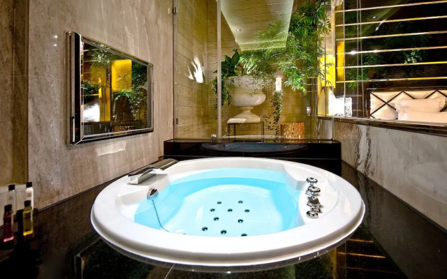Royal Group Motel Ming Zu Branch