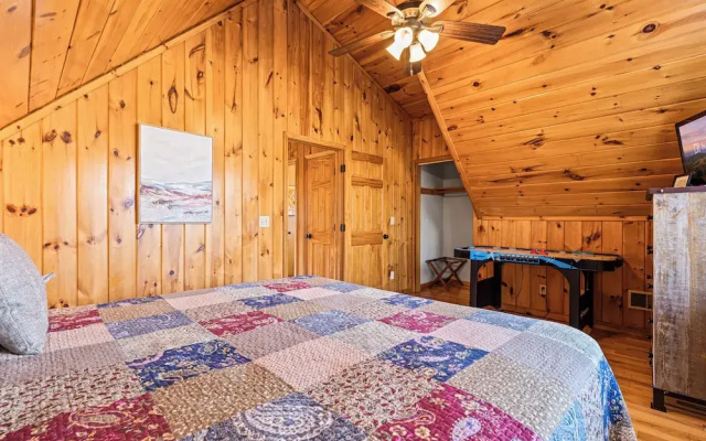Bear Hideaway Cozy 3BR Cabin - фото 3
