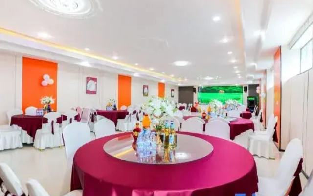 Longshan Nationality Hotel