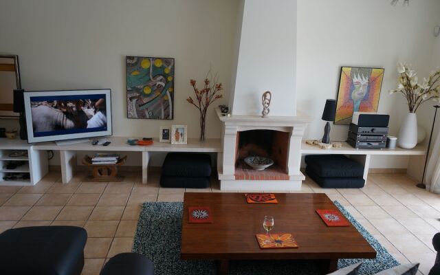 Wallis Villa