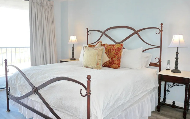 South Seas Tower 2-1001