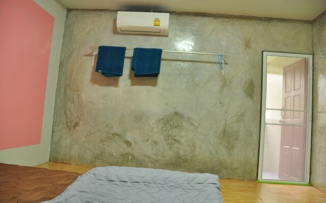 HomeStay Baan Suan Mea Ta