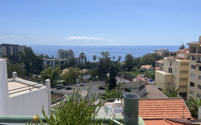 Inviting 3-bed Apartment in Funchal