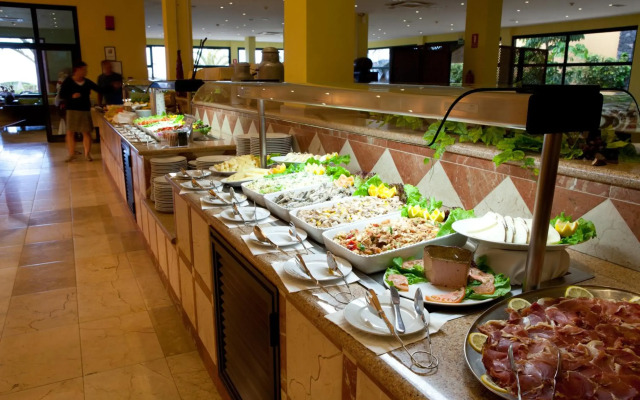 Hotel Las Olas