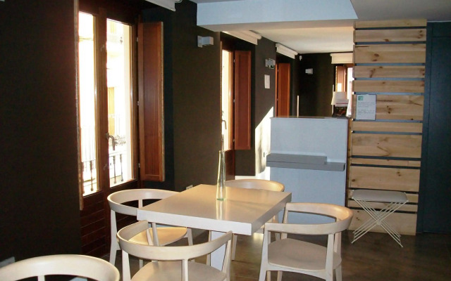 Khu Hotel