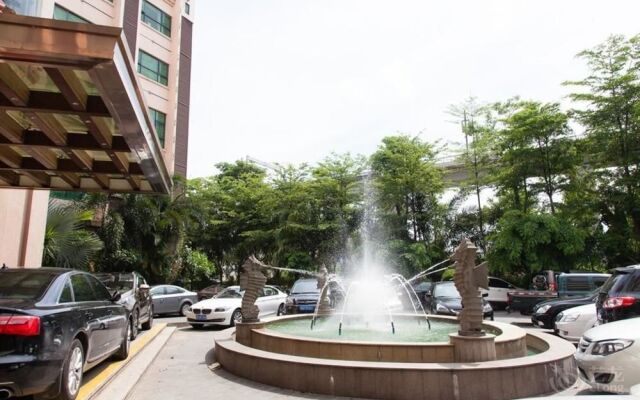 Jiakai Crown Hotel