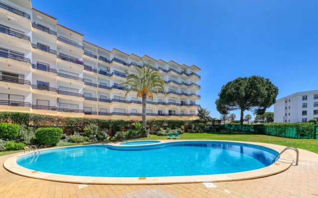 T2 renovated with ocean view Vilamoura