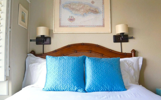 Capitola Hotel