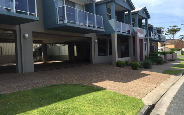 Mollymook Aquarius Apartments