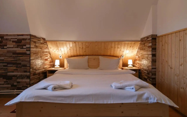 Centrul De Echitatie Poiana Brasov