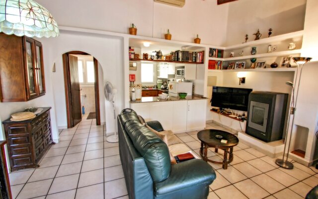 David - holiday bungalow with pool in Teulada