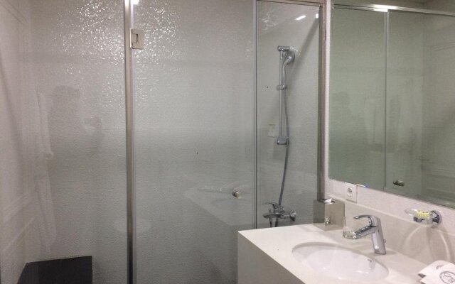 Cherry Blossom Boutique Hotel