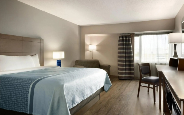 Travelodge by Wyndham Saskatoon