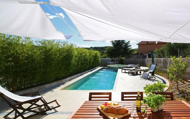 Deluxe Villa in Šibenik near Lake