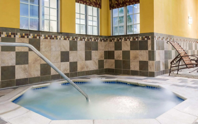 Homewood Suites by Hilton Holyoke-Springfield/North