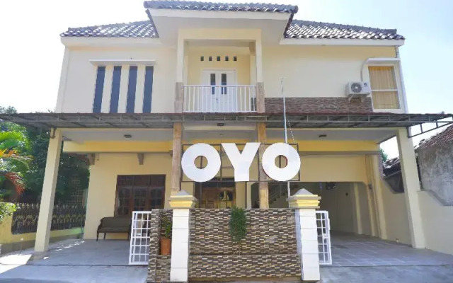 Ayuning Guesthouse by OYO Rooms