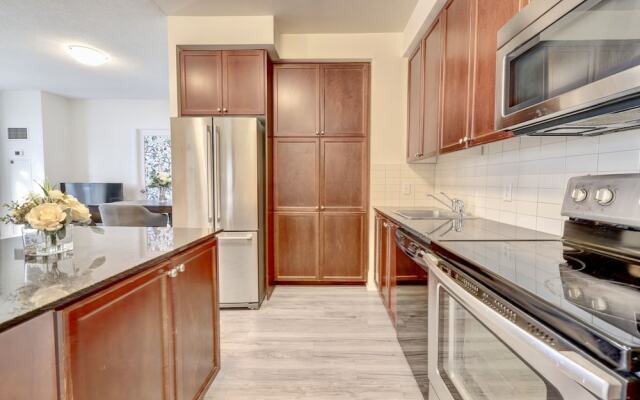 Grand Royal Condos -Mississauga SQ One