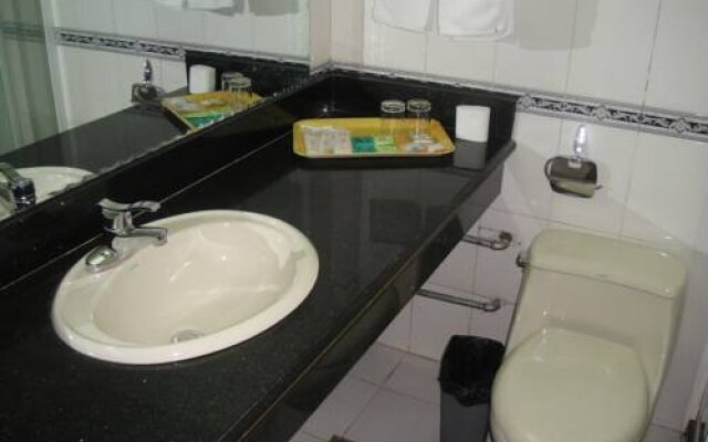 Yuebin Business Hotel