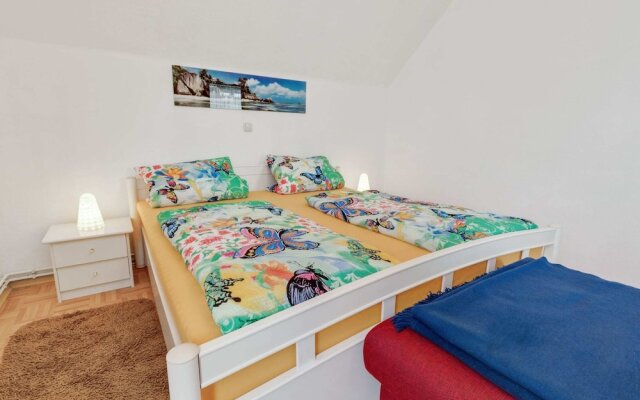 Cozy Apartment in Altenfeld With Garden