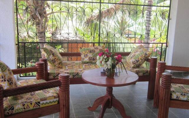 Watamu Sunflower House