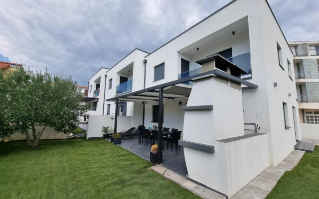 Holiday House Gavran