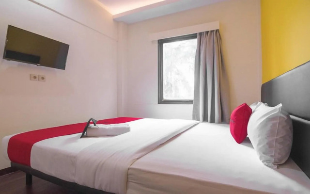 RedDoorz near ITC Mangga Dua