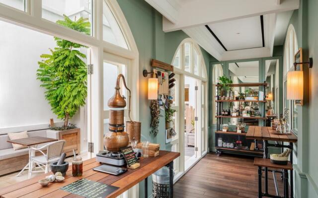 Maxwell Reserve Singapore, Autograph Collection