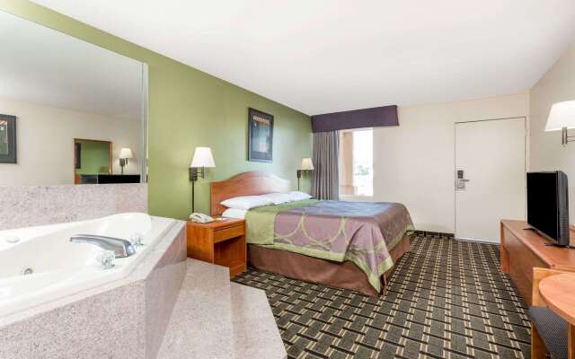 Motel 6 Forsyth, GA – Tift College