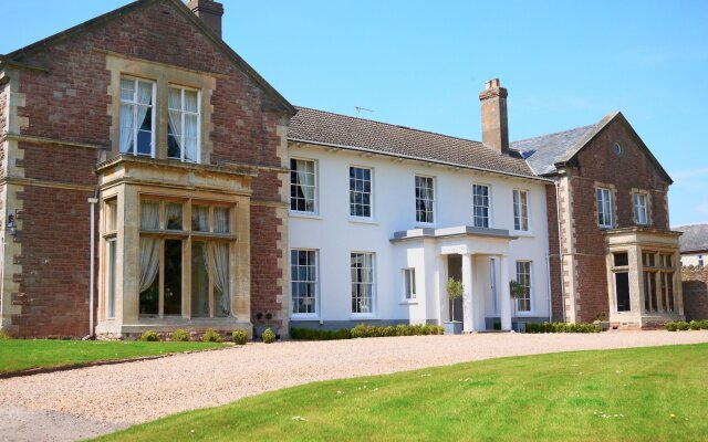 Glewstone Court Country House Hotel