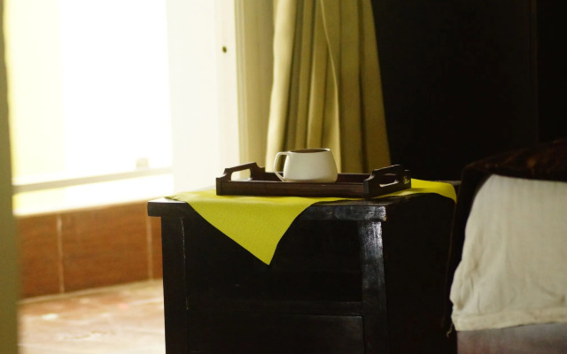 Eben Service Apartment