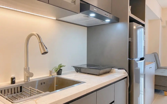 Cozy And Modern 2Br At Meikarta Apartment