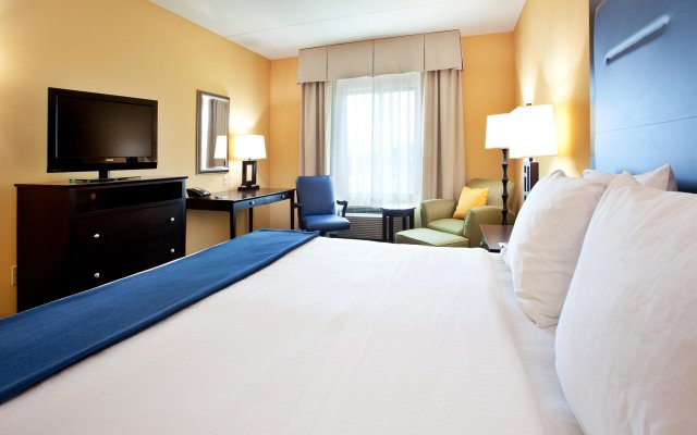 Holiday Inn Express & Suites Wilmington-Newark